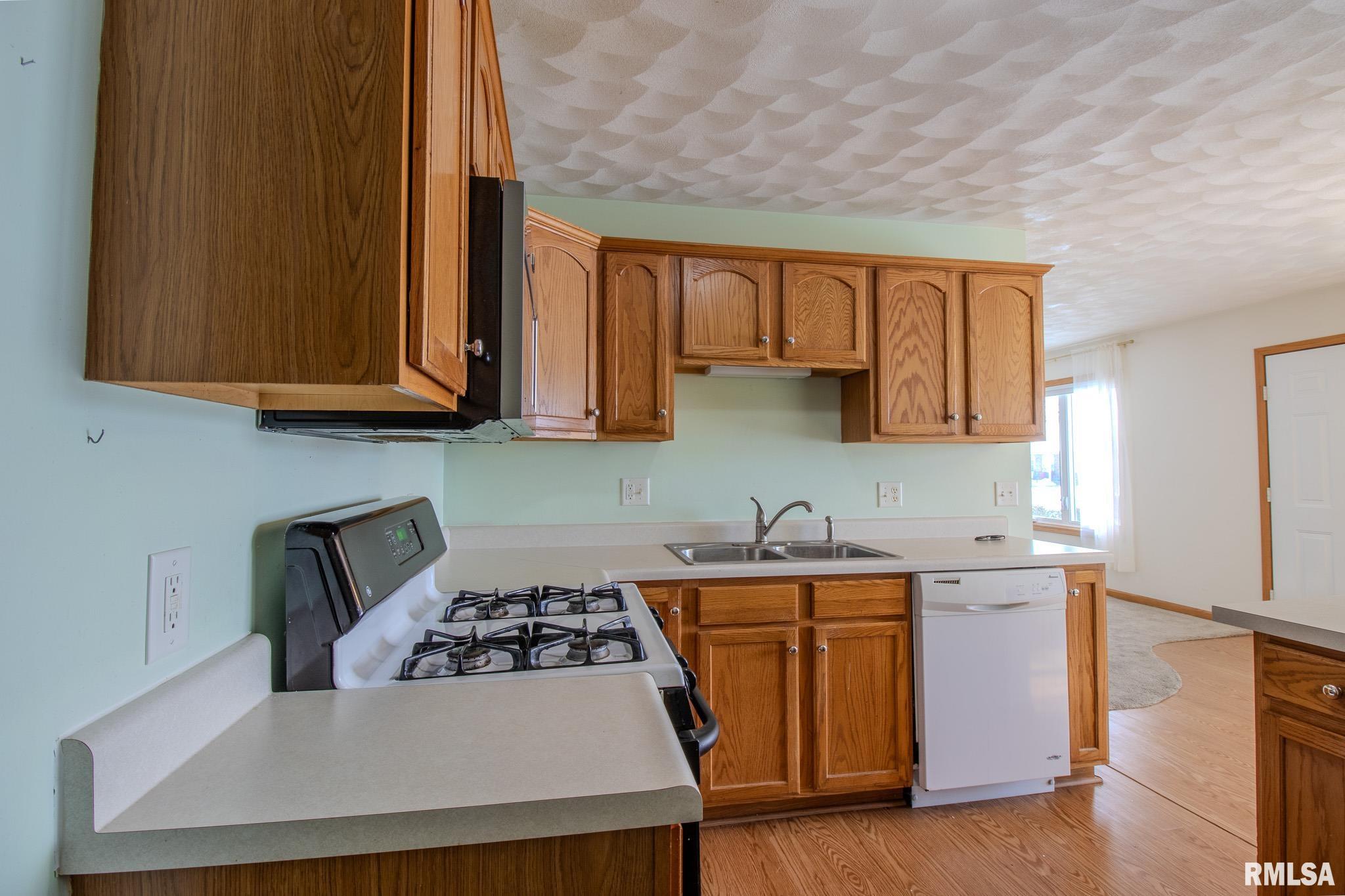 133 Easy Street Washington, IL 61571 - Photo 7 of 15 Gallery Image 7