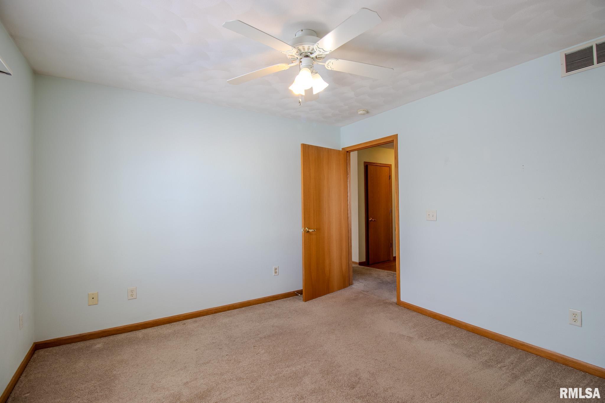 133 Easy Street Washington, IL 61571 - Photo 9 of 15 Gallery Image 9