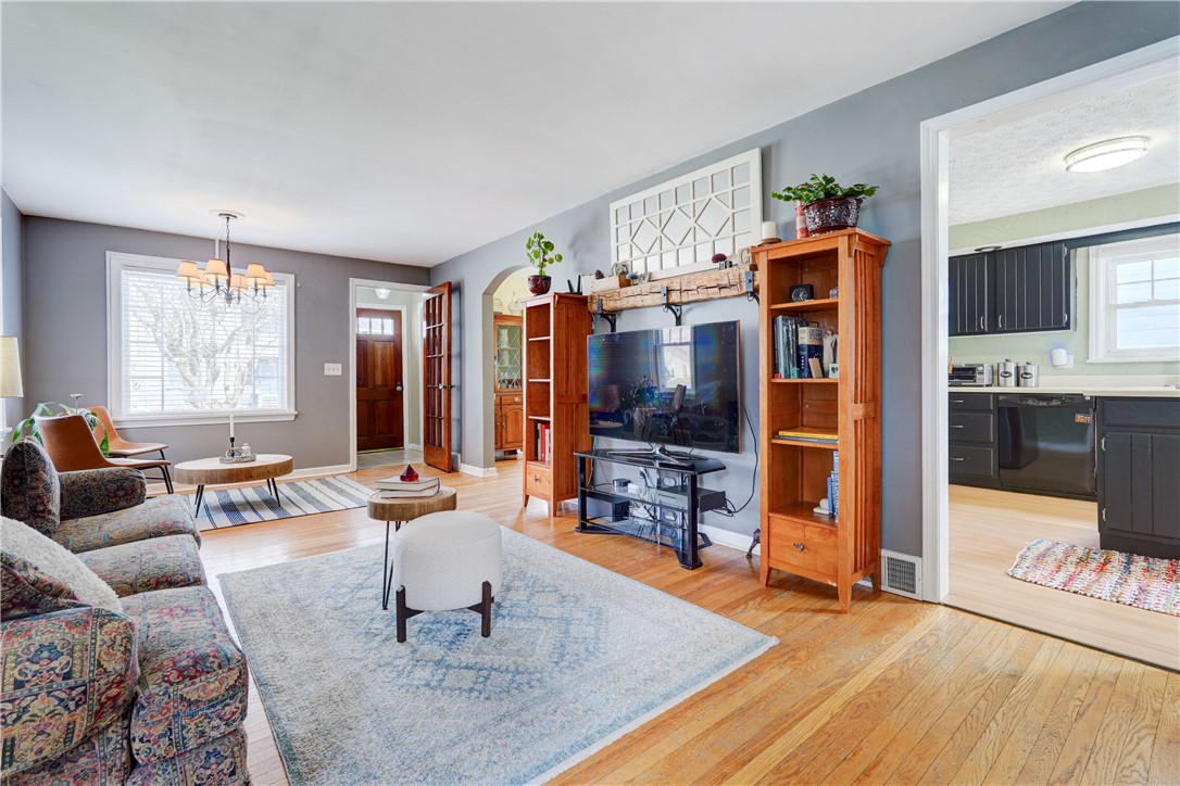 214 West Hickory Street East Rochester, NY 14445 - Photo 12 of 36