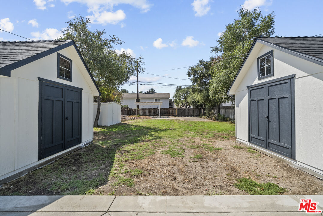 746 Valley View Avenue Monrovia, CA 91016 - Photo 37 of 53 a view of a backyard with a garden