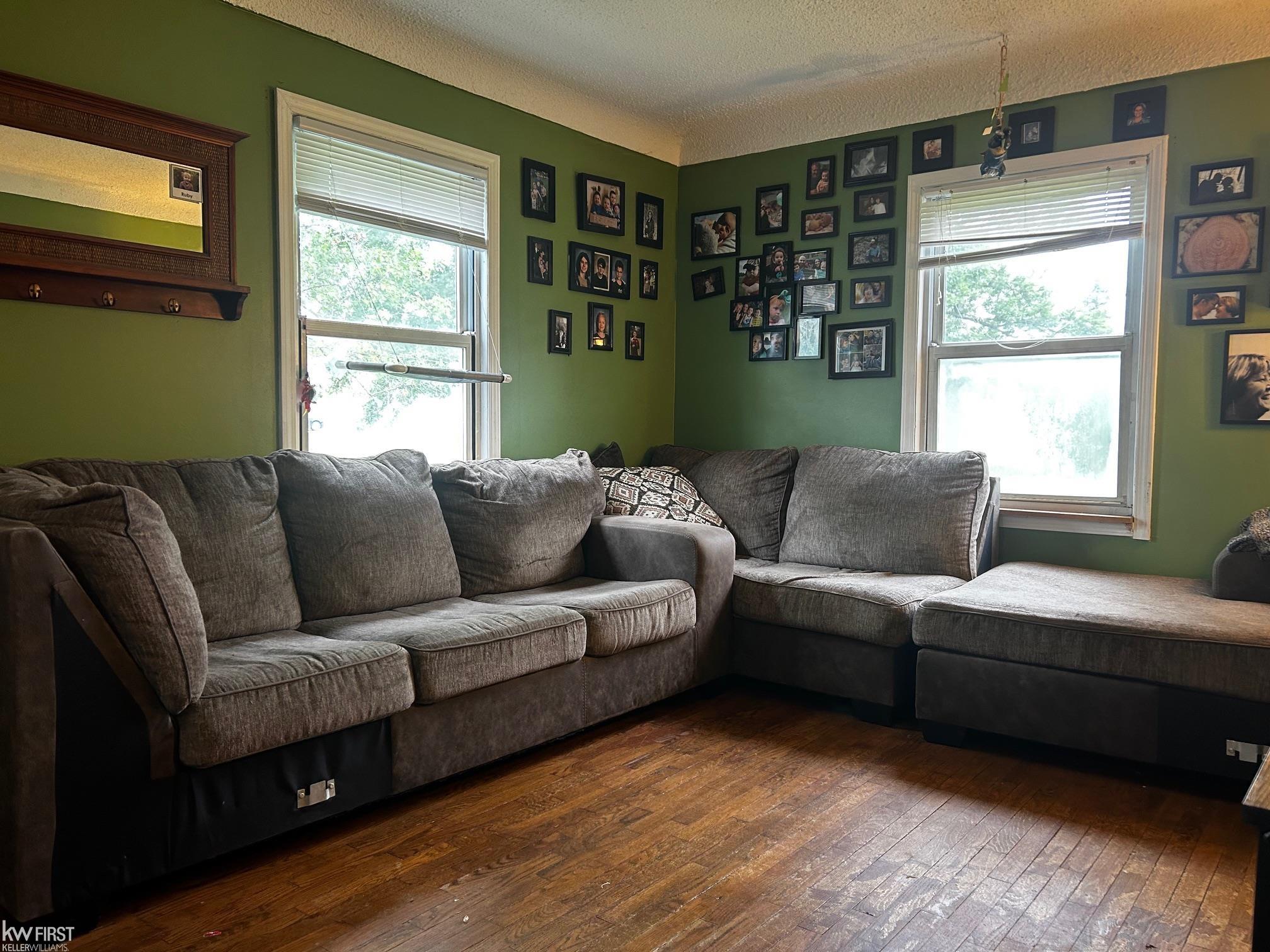 3402 North Belsay Road Flint, MI 48506 - Photo 4 of 25 50146962-25abce5e-a1f7-4c8c-8e2a-78f469ac6bc2.JPG