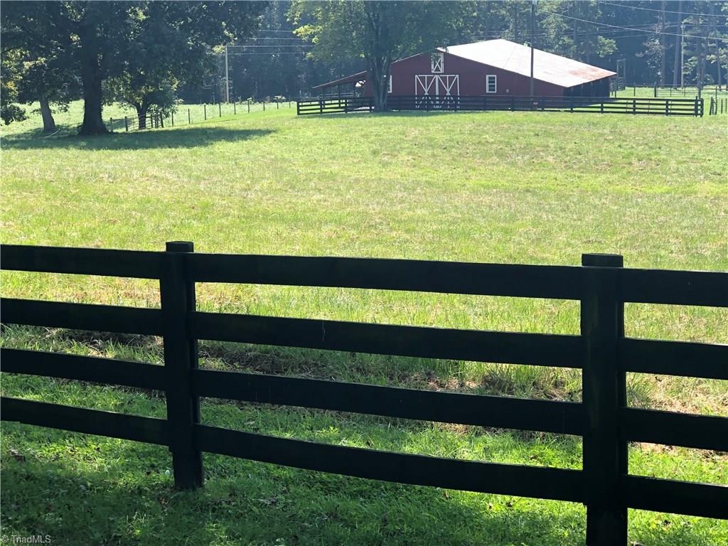 425 Towe Road Pilot Mountain, NC 27041 - Photo 20 of 29 Gallery Image 20
