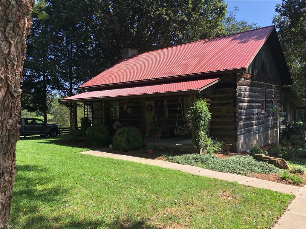 425 Towe Road Pilot Mountain, NC 27041 - Photo 5 of 29 Gallery Image 5