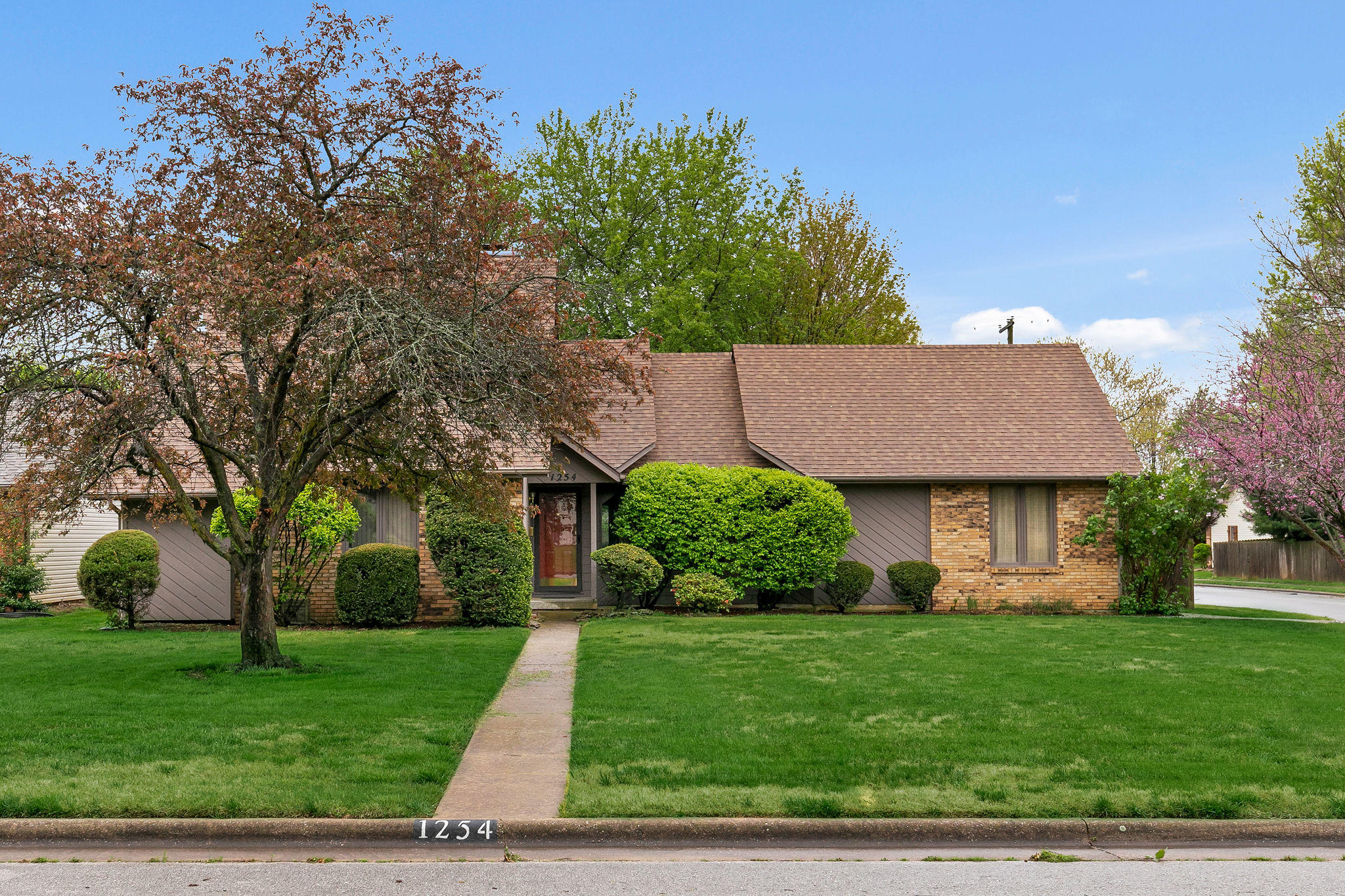 1254 West Riverside Street Springfield, MO 65807 - Photo 1 of 1 RE_1254Riverside-1