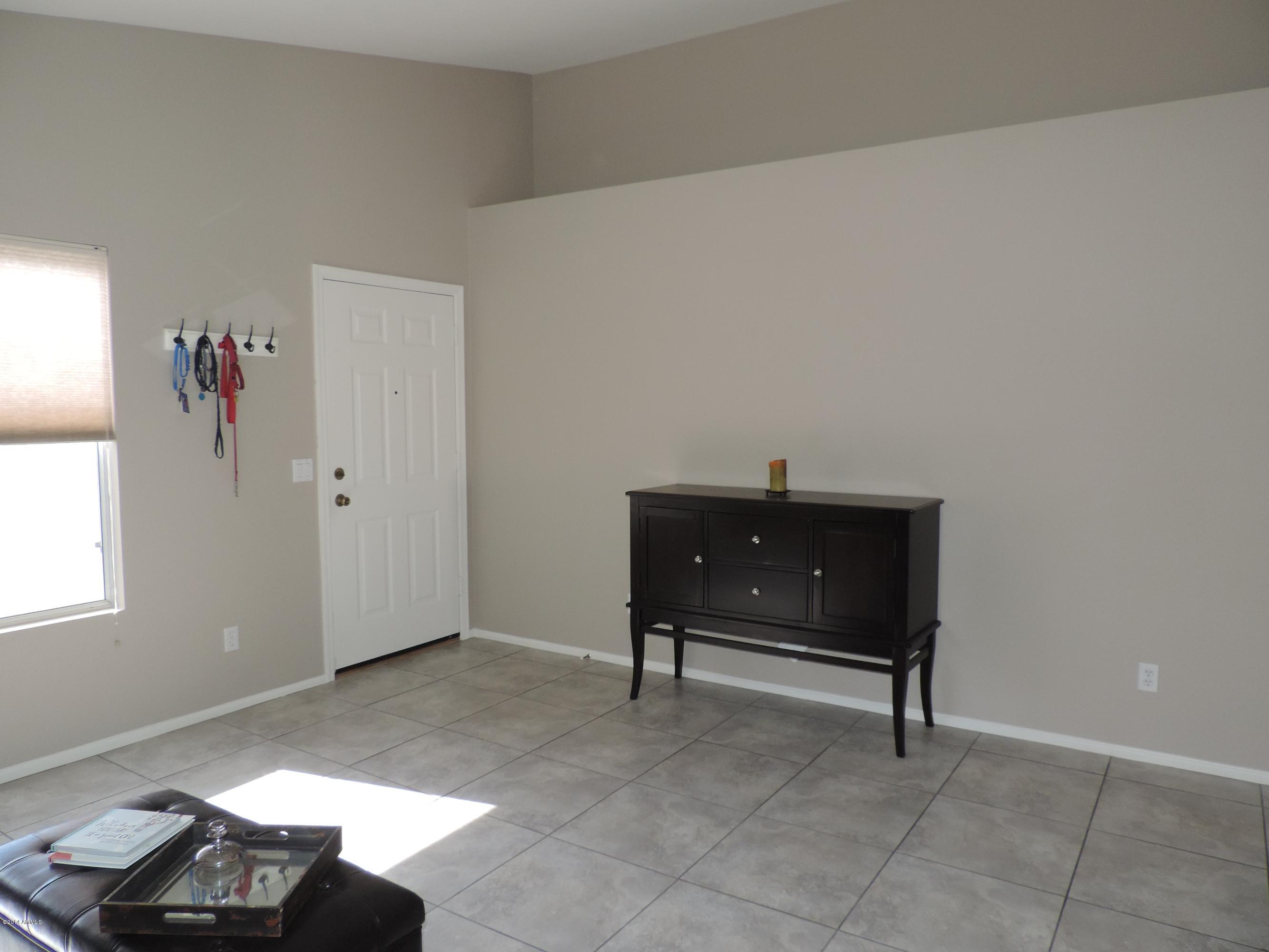 5118 Casper Road Mesa, AZ 85205 - Photo 4 of 24 Living Room