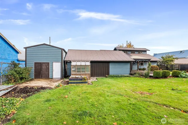 a view of a pathway with a park