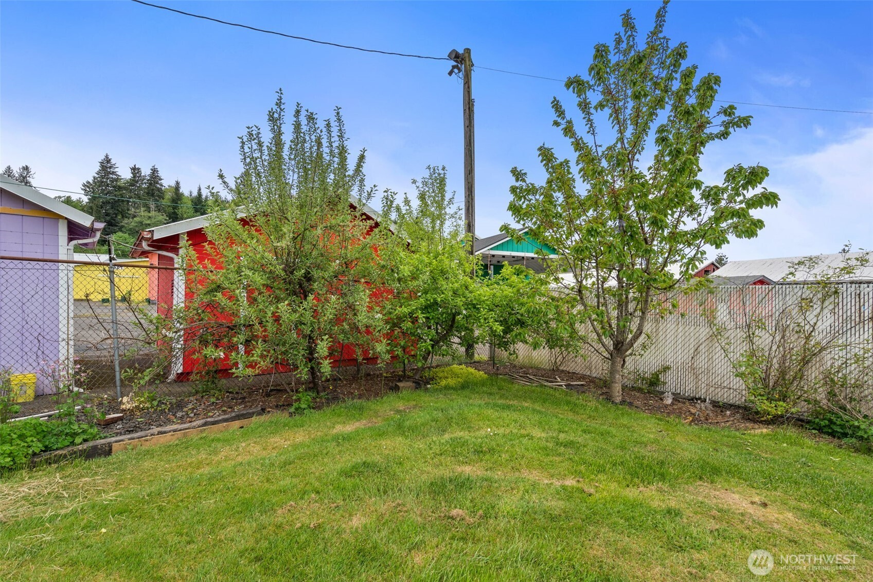998 SR 6 Raymond, WA 98577 - Photo 33 of 38 a view of a backyard