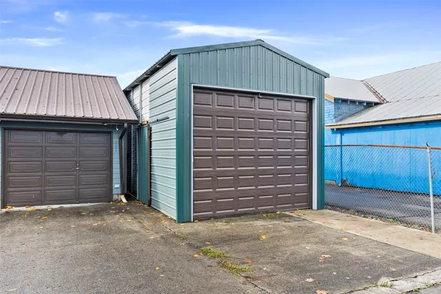 $420,000 | 998 SR 6, Raymond, WA 98577