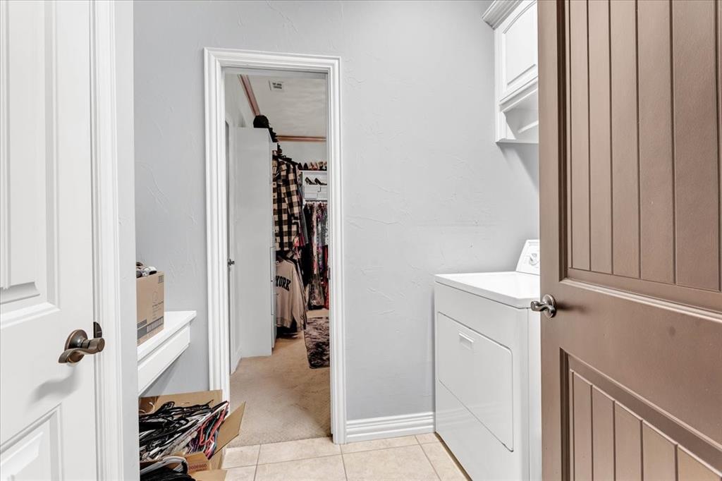 3707 Sumner Court Sherman, TX 75090 - Photo 10 of 34 a view of a hallway with closet and entryway
