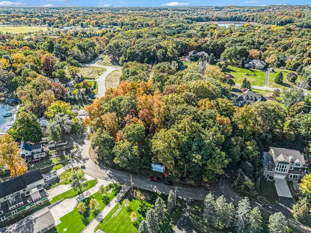 $199,999 | 907 Ridge Court, Chelsea, MI 48118