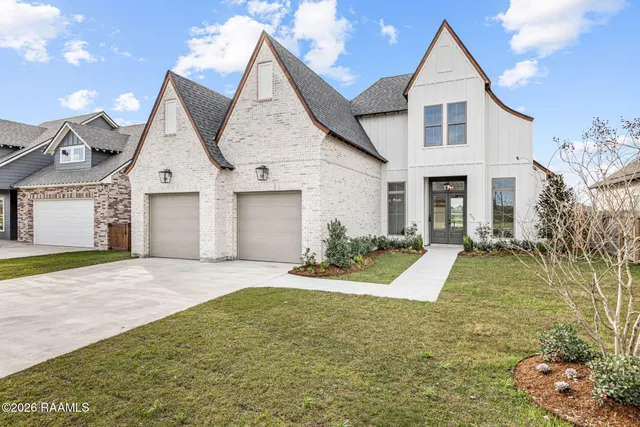 $547,500 | 403 Last Quarter Drive, Youngsville, LA 70592