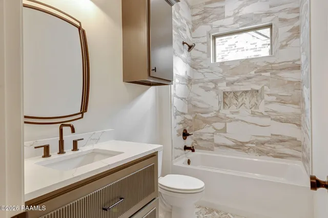 $547,500 | 403 Last Quarter Drive, Youngsville, LA 70592