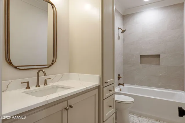 $547,500 | 403 Last Quarter Drive, Youngsville, LA 70592