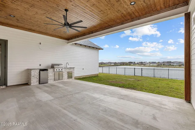 $547,500 | 403 Last Quarter Drive, Youngsville, LA 70592