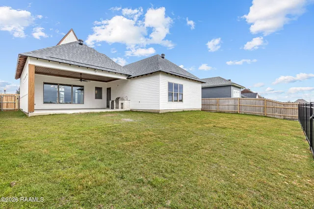 $547,500 | 403 Last Quarter Drive, Youngsville, LA 70592