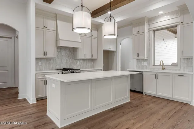 $547,500 | 403 Last Quarter Drive, Youngsville, LA 70592