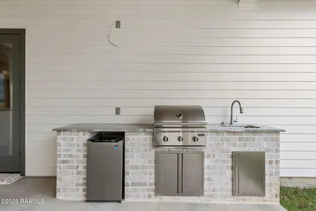 $547,500 | 403 Last Quarter Drive, Youngsville, LA 70592