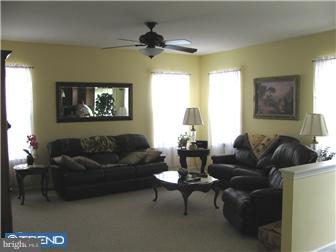 405 Longview Drive Sinking Spring, PA 19608 - Photo 6 of 12 Living Room