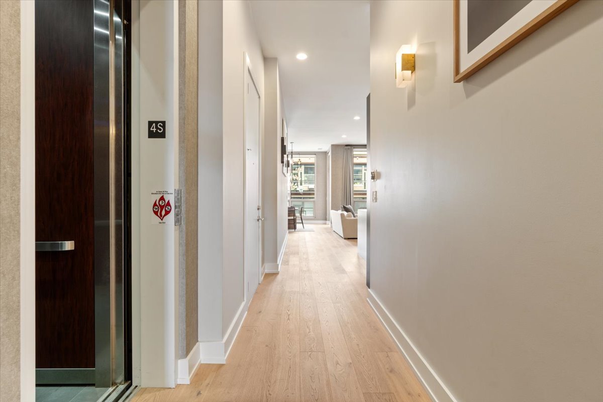 122 South Aberdeen Street, Unit 4S Chicago, IL 60607 - Photo 13 of 26