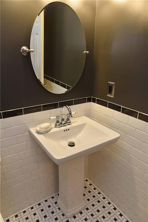 4115 Moss Ridge Lane Indianapolis, IN 46237 - Photo 14 of 30 Gallery Image 14