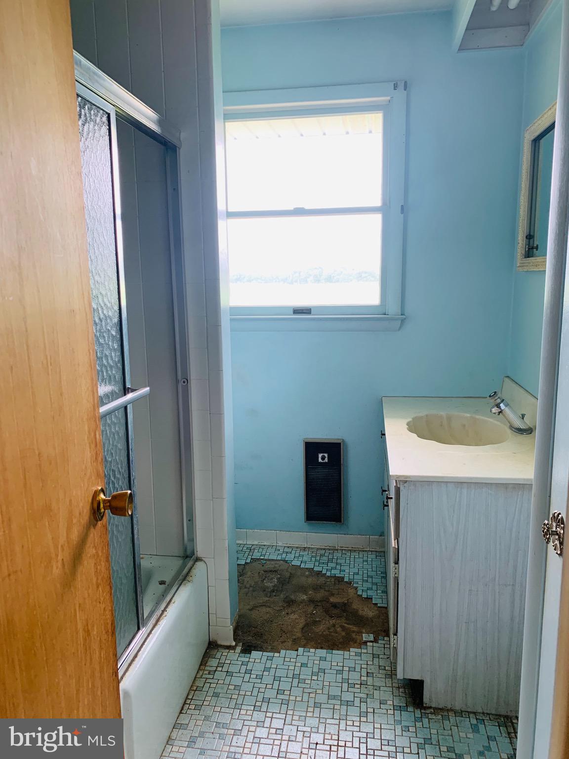 1553 Governor Bridge Road Davidsonville, MD 21035 - Photo 13 of 26 Hall Full Bath