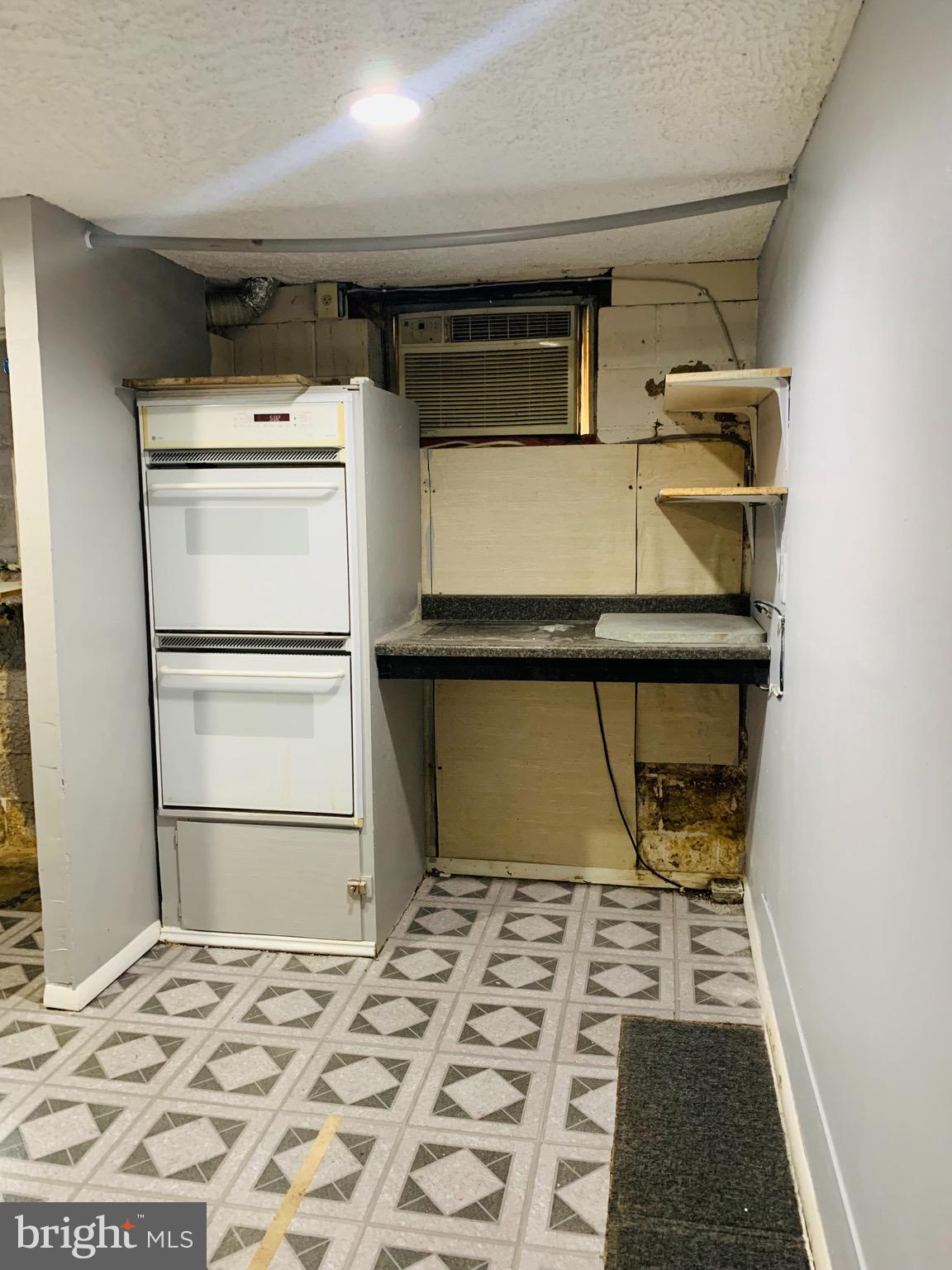 1553 Governor Bridge Road Davidsonville, MD 21035 - Photo 20 of 26 Basement level kitchenette.