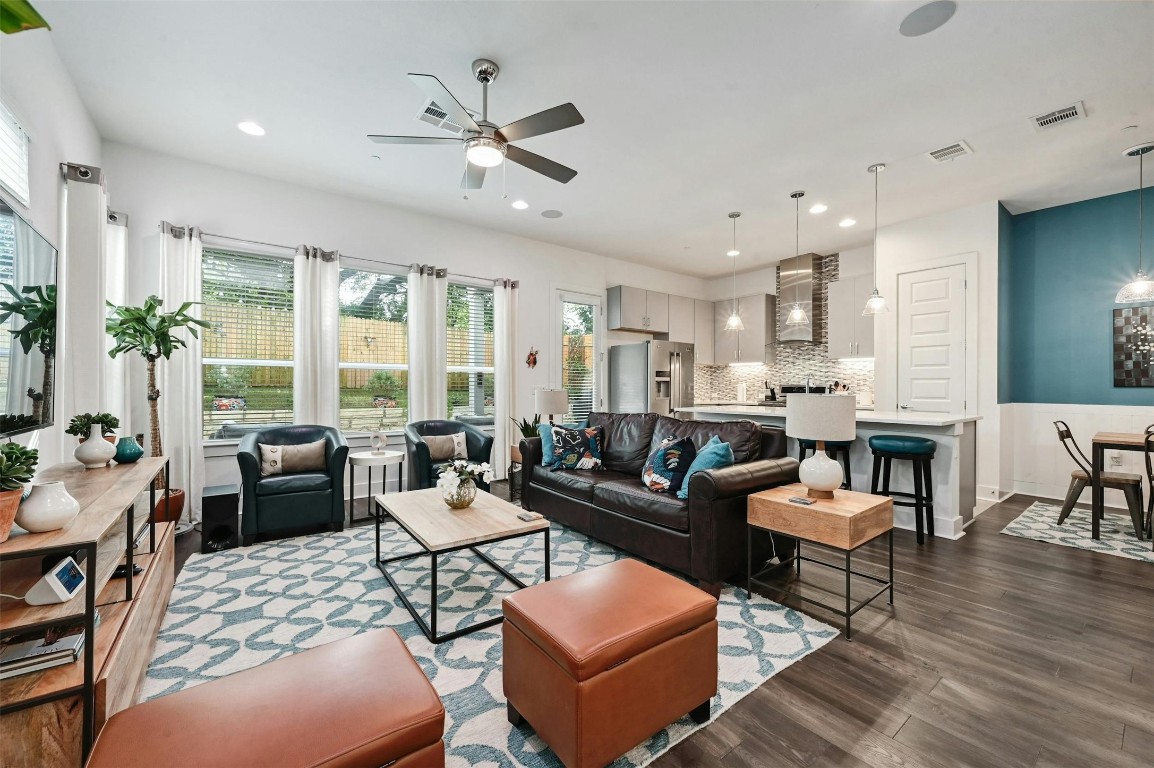 8922 Menchaca Rd Unit 204  