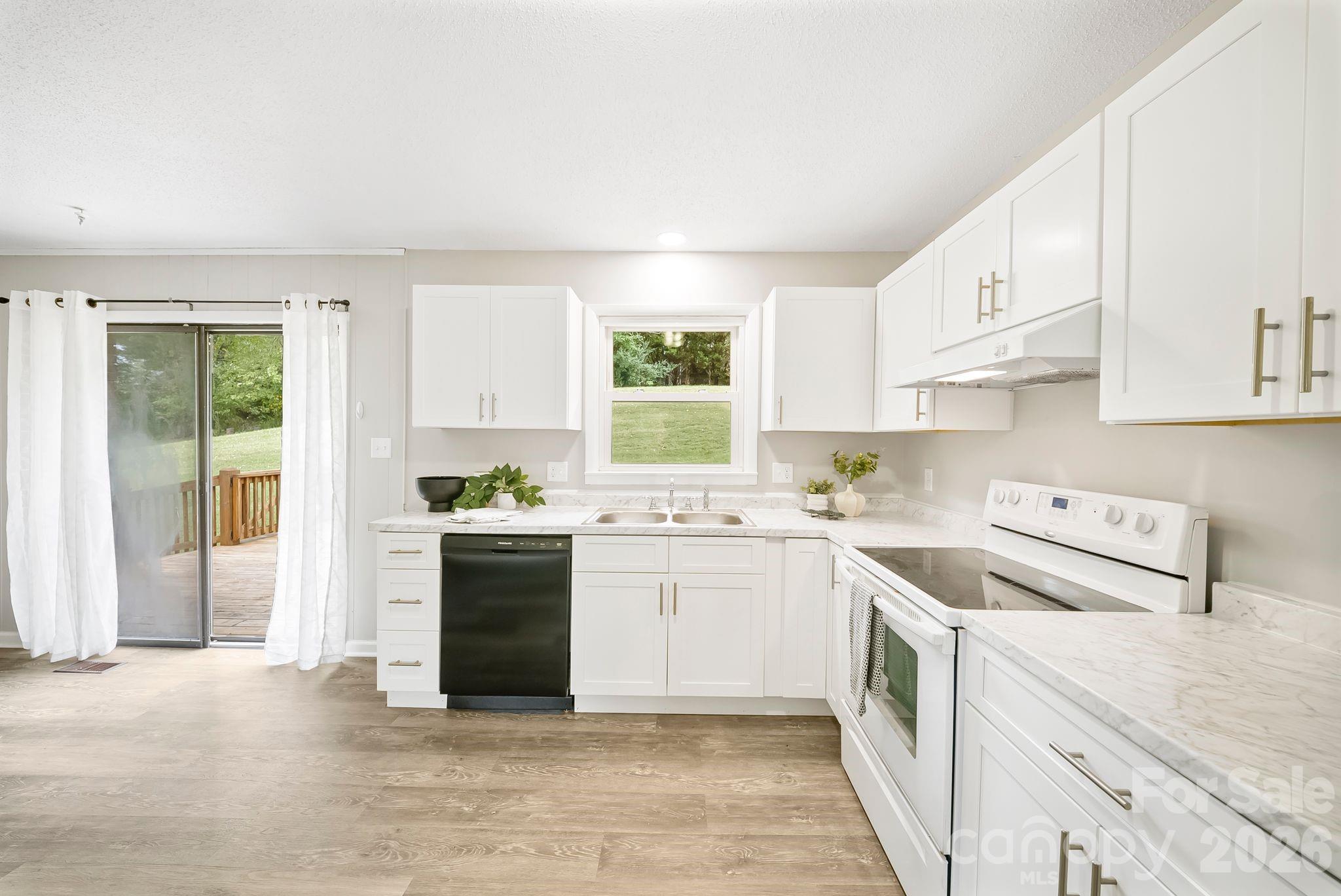 16 Sun Valley Court Alexander, NC 28701 - Photo 2 of 47