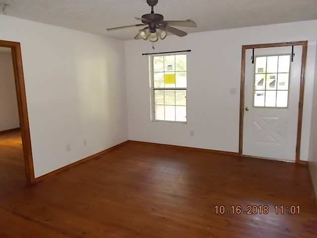 3411 Mistletoe Road Appling, GA 30802 - Photo 4 of 15 Living Room