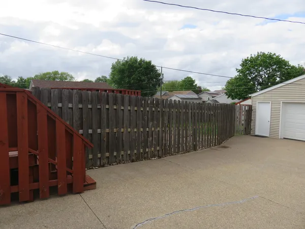 $229,000 | 606 14th Place, Camanche, IA 52730