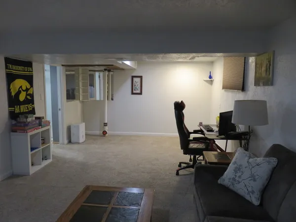 $229,000 | 606 14th Place, Camanche, IA 52730