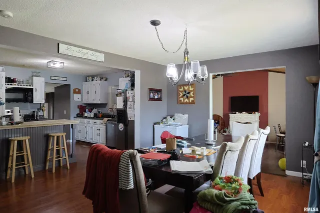 $150,000 | 290 West 3rd Street, Bonnie, IL 62816