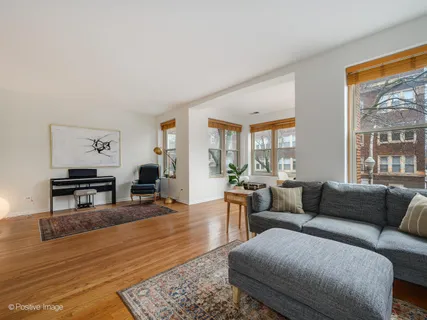 $325,000 | 1215 West Rosemont Avenue, Unit 1, Chicago, IL 60660