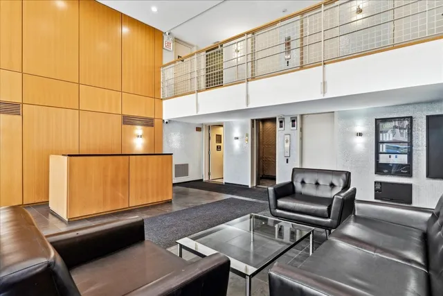 $224,500 | 3033 North Sheridan Road, Unit 1608, Chicago, IL 60657