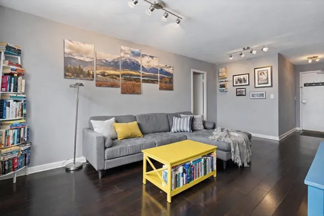 $224,500 | 3033 North Sheridan Road, Unit 1608, Chicago, IL 60657