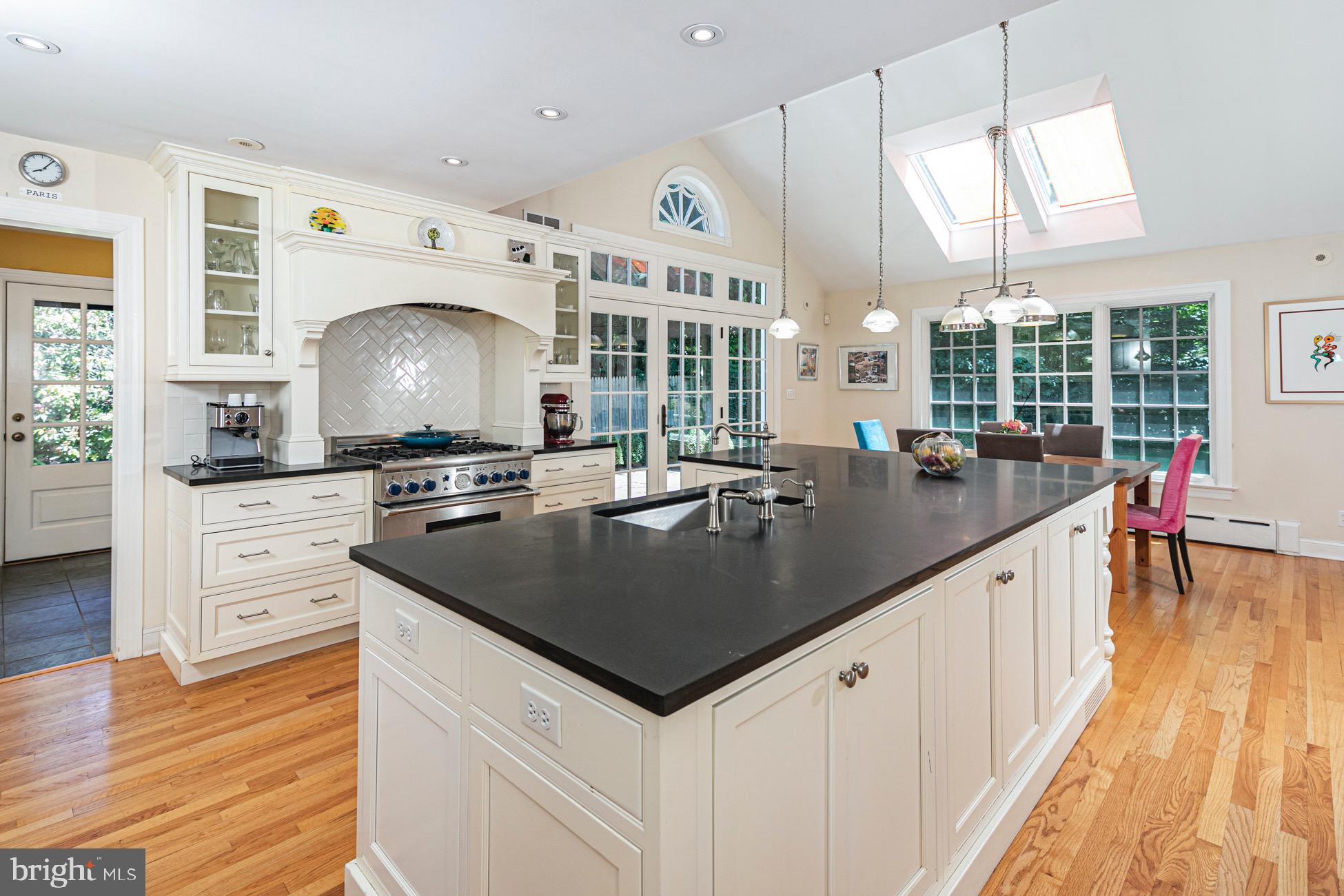 256 Edgerstoune Road Princeton, NJ 08540 - Photo 8 of 37