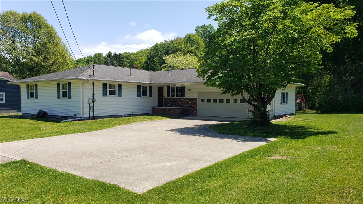 141 Welton Road Conneaut, OH 44030 - Photo 2 of 38