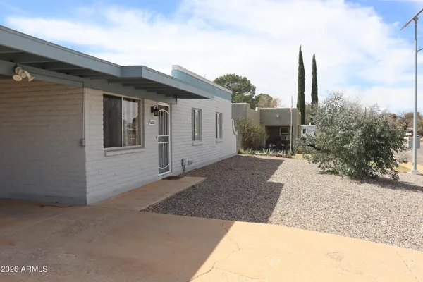 $1,500 | 5122 Leonardo Di Vinci, Sierra Vista, AZ 85635