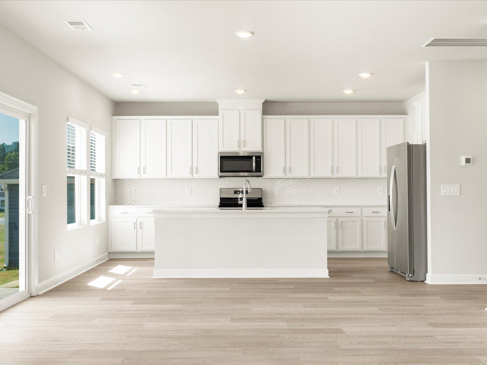 214 Maxwell Drive Easley, SC 29642 - Photo 6 of 36