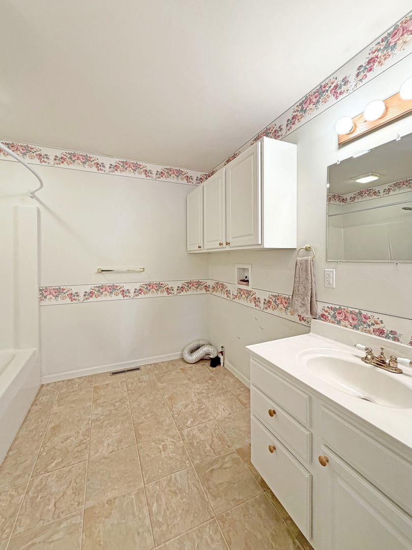 309 Maple Avenue Forreston, IL 61030 - Photo 13 of 27