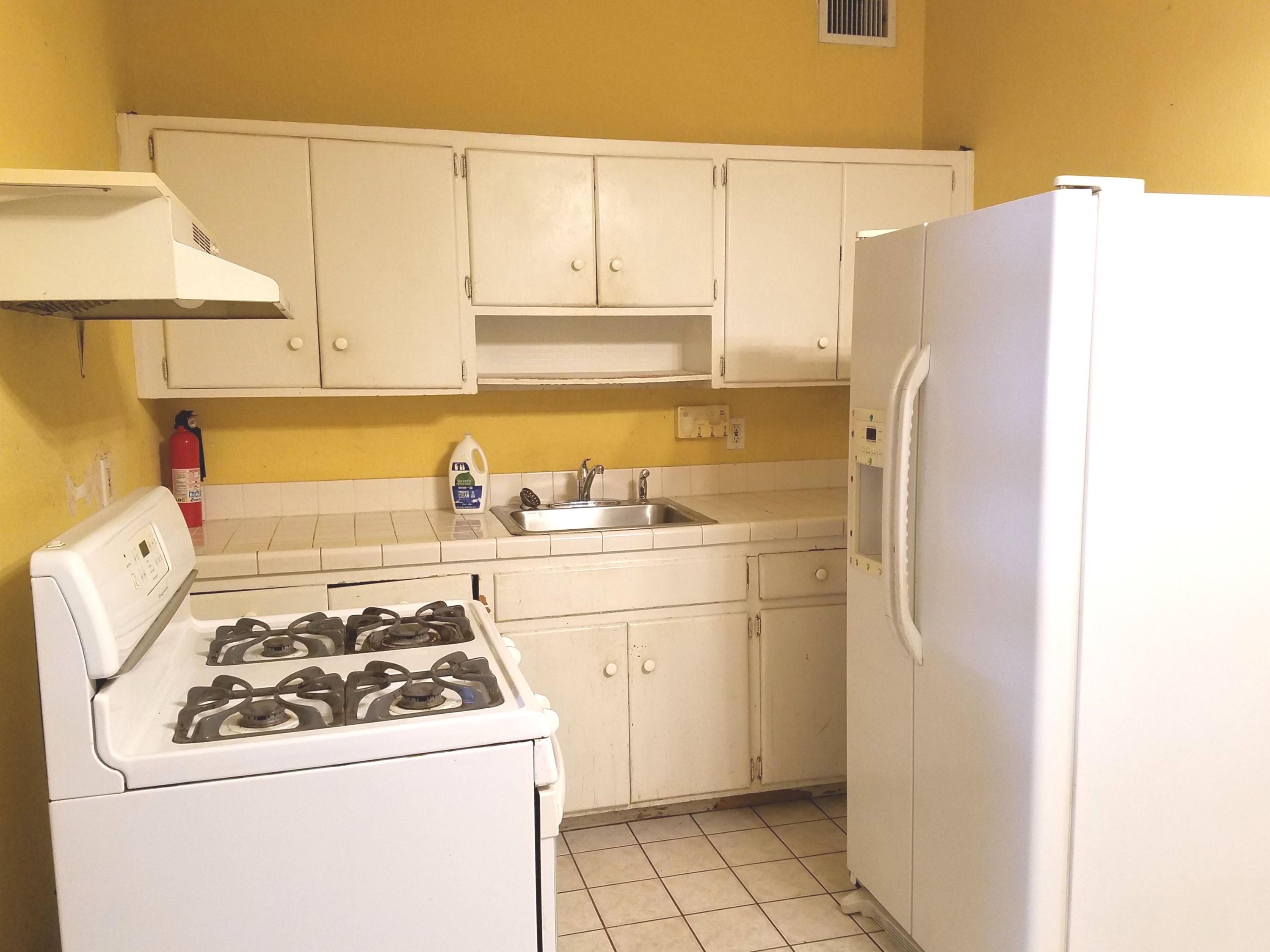 380 Lancaster Street Boca Raton, FL 33487 - Photo 9 of 20 20190121_145536