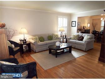 1261 Fountain Road Newtown, PA 18940 - Photo 3 of 12 Living Room
