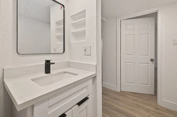 $1,800 | 3300 Yorktown Street, Unit 15, Houston, TX 77056