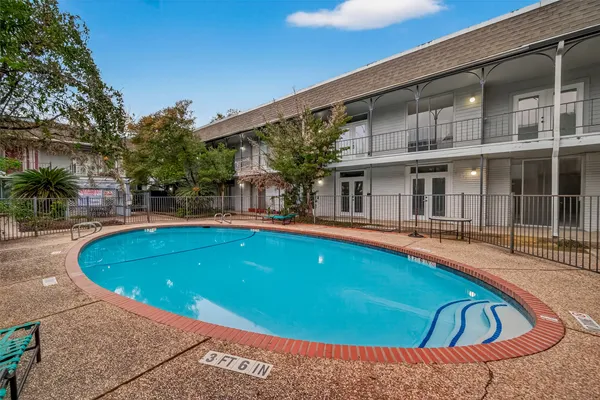 $1,800 | 3300 Yorktown Street, Unit 15, Houston, TX 77056