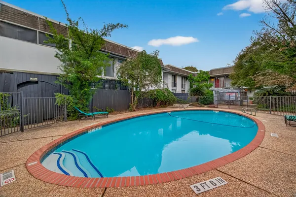 $1,800 | 3300 Yorktown Street, Unit 15, Houston, TX 77056