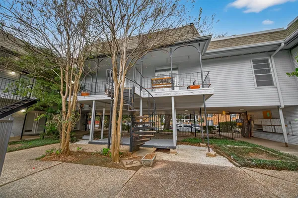 $1,800 | 3300 Yorktown Street, Unit 15, Houston, TX 77056