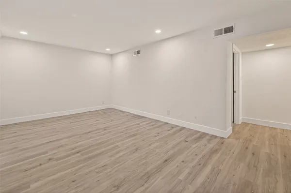 $1,800 | 3300 Yorktown Street, Unit 15, Houston, TX 77056