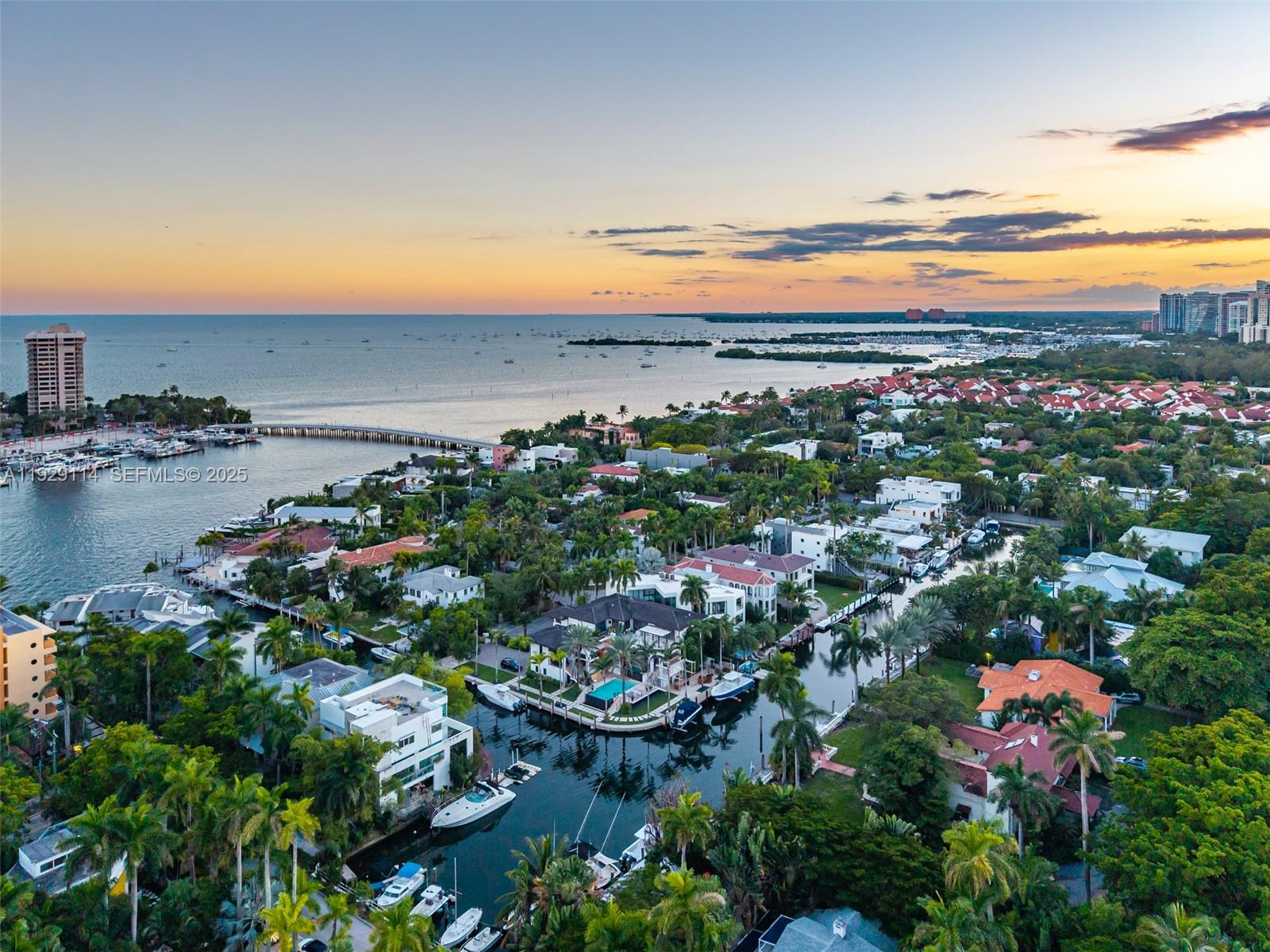 1815 Fairhaven Place Miami, FL 33133 - Photo 8 of 59