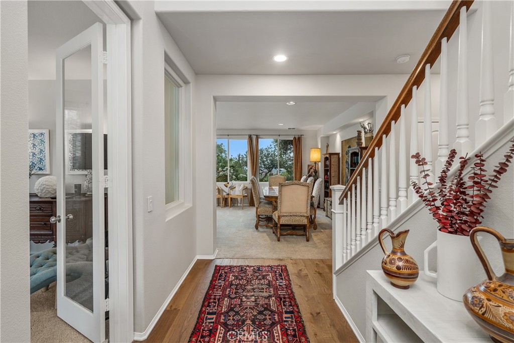 25730 Hawthorne Place Stevenson Ranch, CA 91381 - Photo 4 of 41 Entry