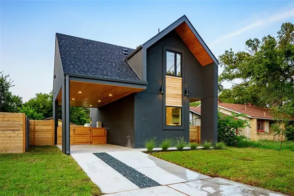 $699,000 | 1704 East 32nd Street, Unit B, Austin, TX 78722